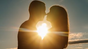 metodo louise hay: relazioni amorose sane e felici